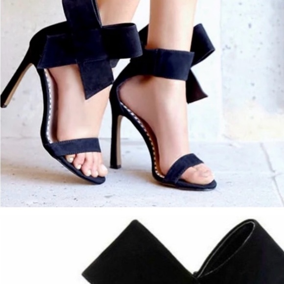 Betsey Johnson FRISKKY Satin Black Bow Heel - Picture 2 of 6